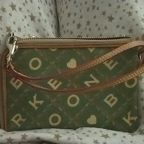 Dooney and Bourke green and tan wristlet - Picture 5 of 9